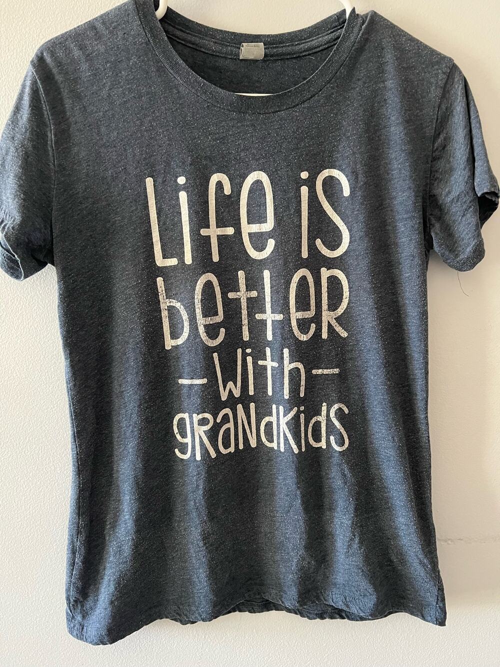 Graphic Tee Life is Better With Grandkids Crewneck Short Sleeve Gray Size M